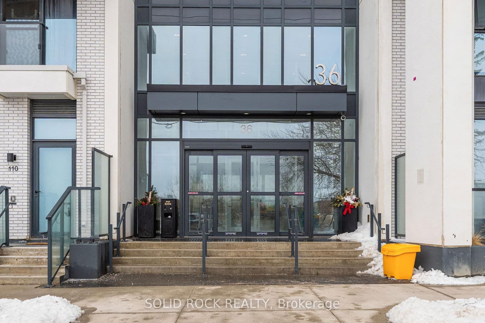 36 Zorra Street, Unit 3211