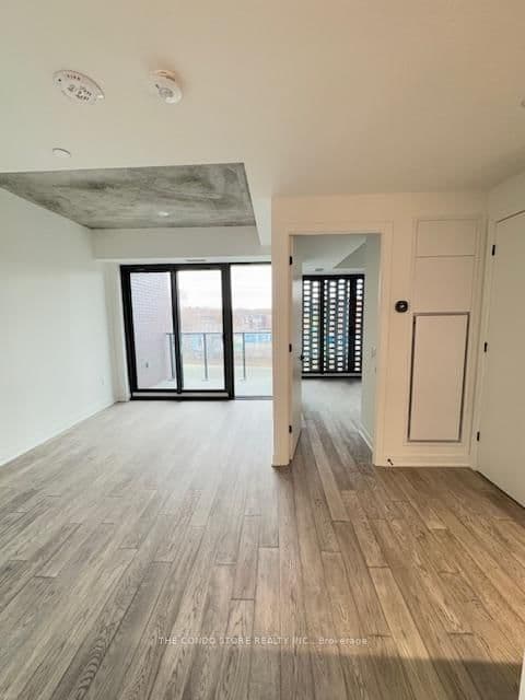 2625 Dundas Street W, Unit 413