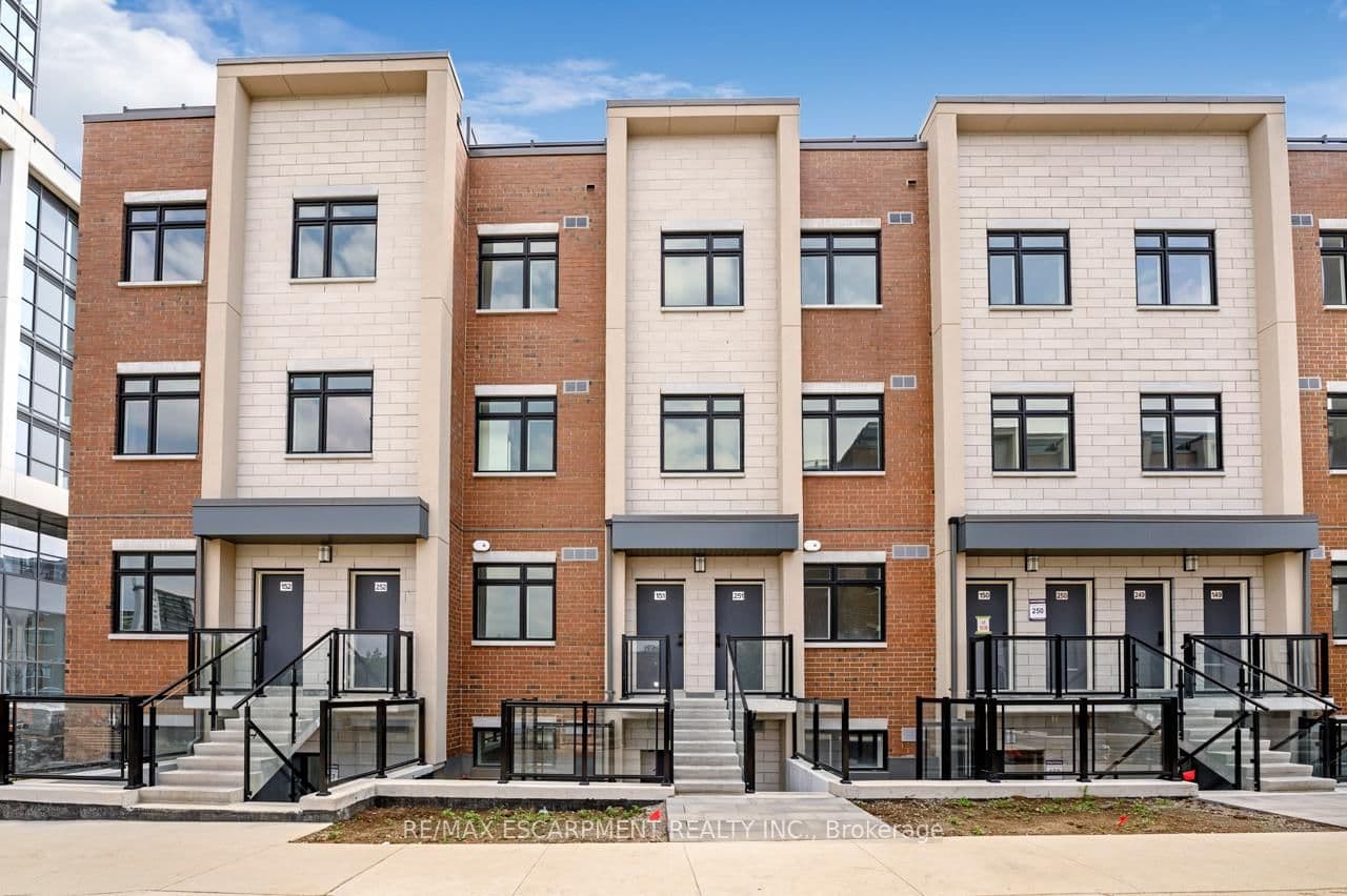 #251 - 1075 Douglas McCurdy Common