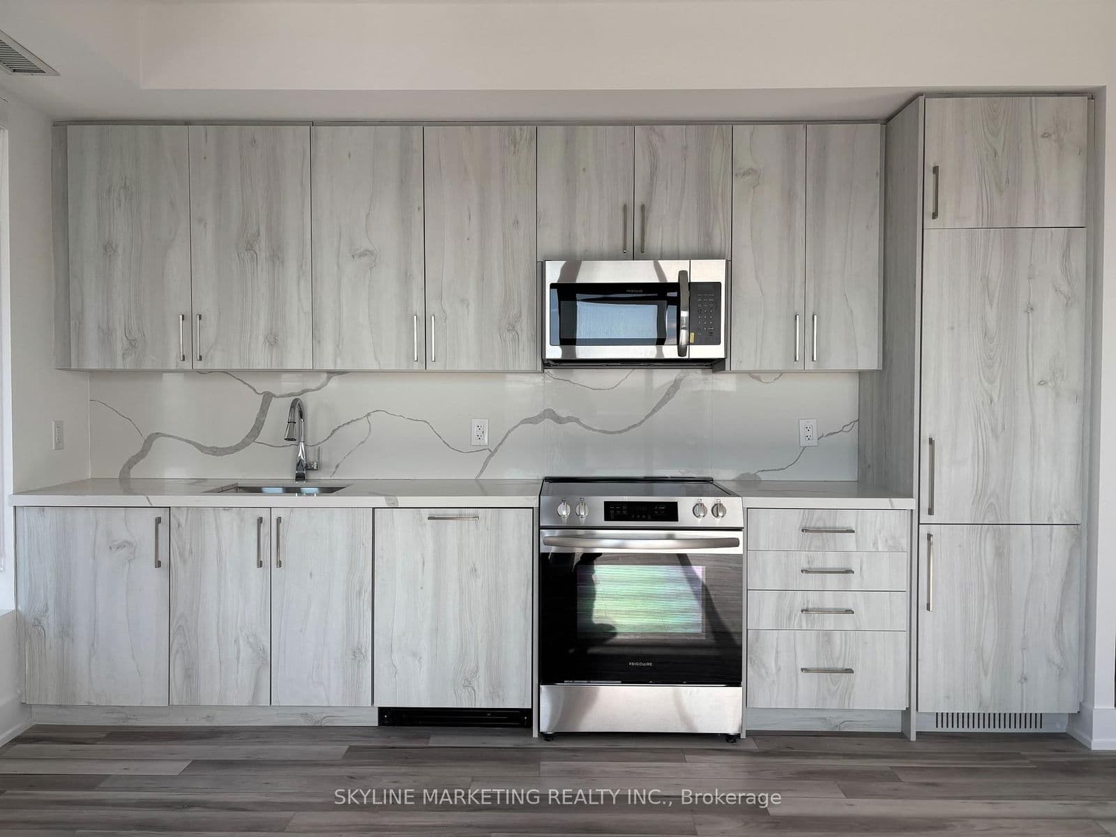 #445 - 2450 Old Bronte Road