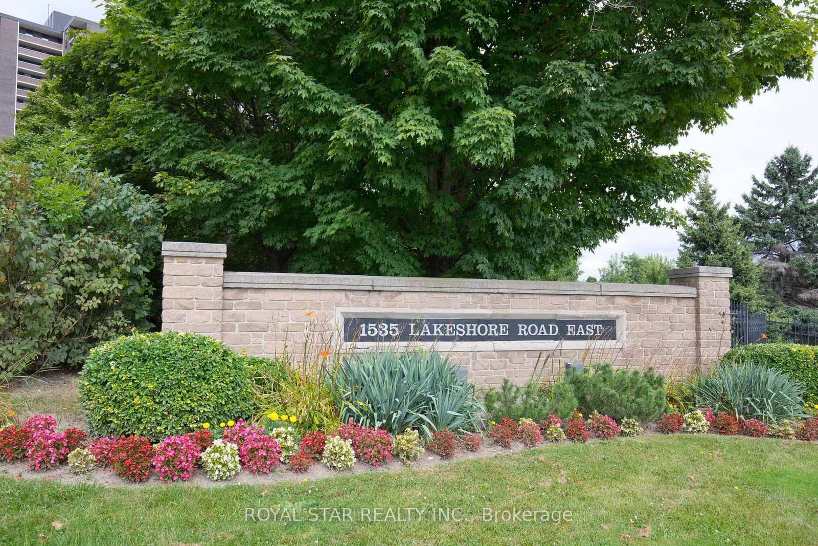 #1607 - 1535 Lakeshore Road E