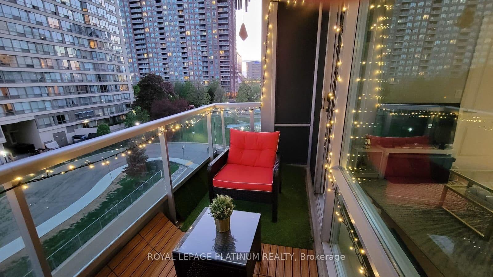 #405 - 33 Elm Drive W