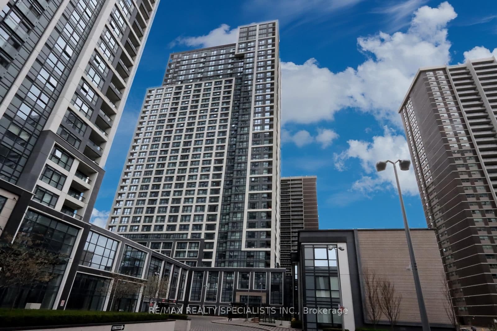 #526 - 9 Mabelle Avenue