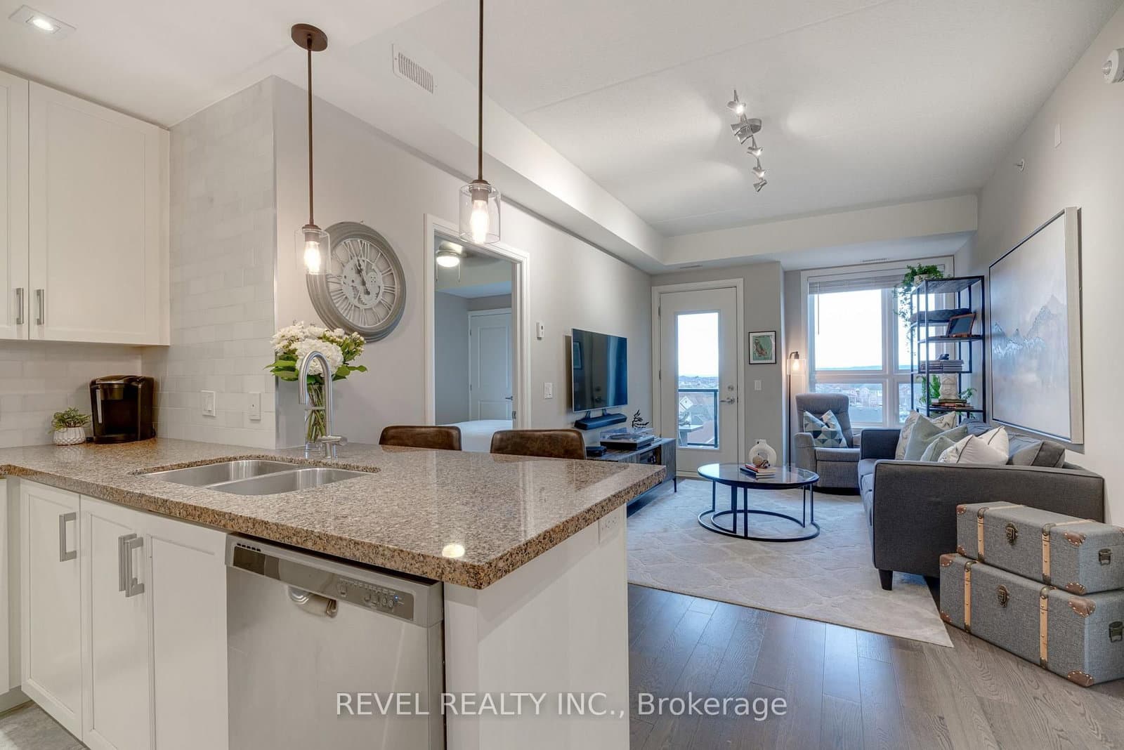 #505 - 650 Sauve Street