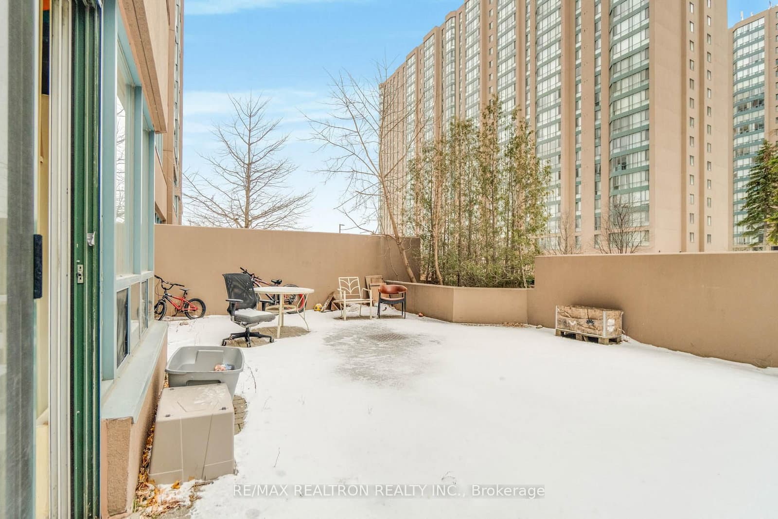 #110 - 115 Hillcrest Avenue