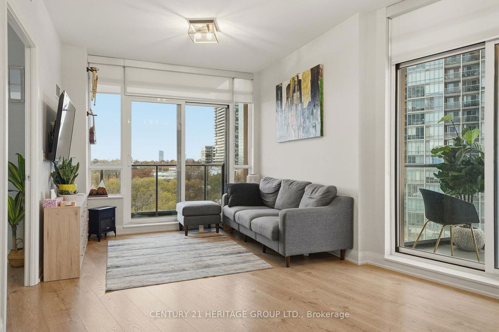 #605 - 36 Park Lawn Road