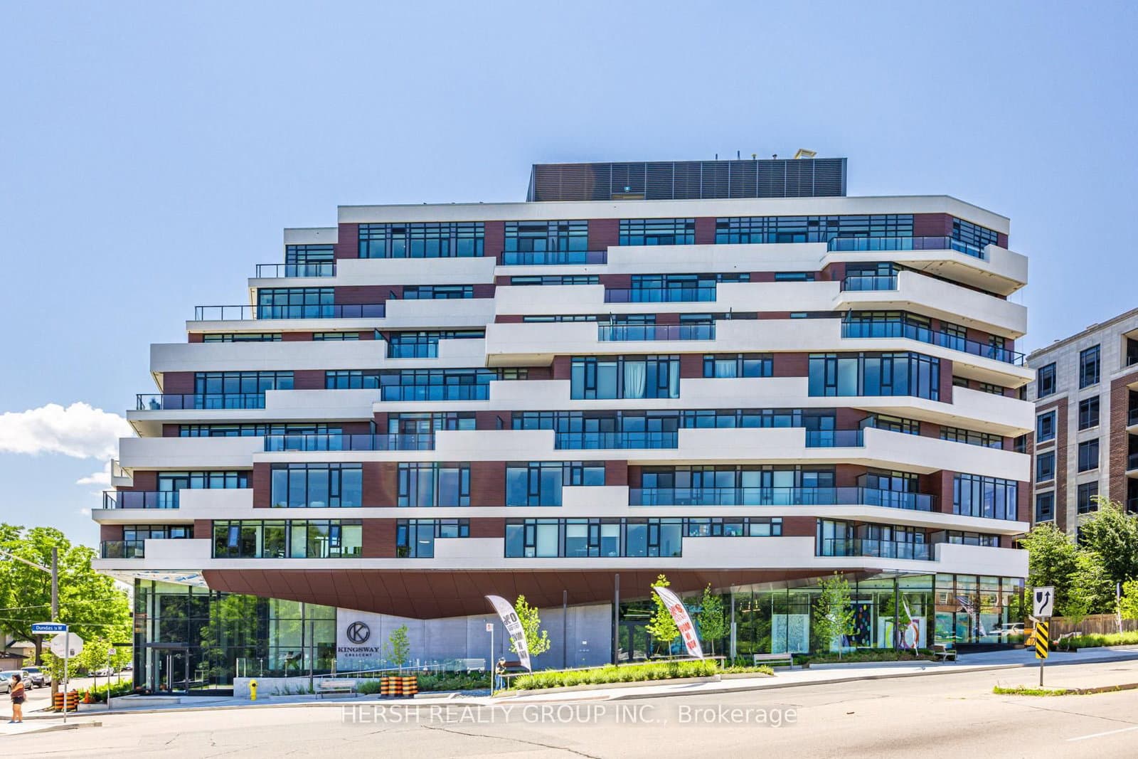 #310 - 160 Kingsway Crescent