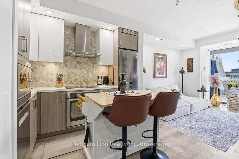 5220 Dundas Street, Unit D211