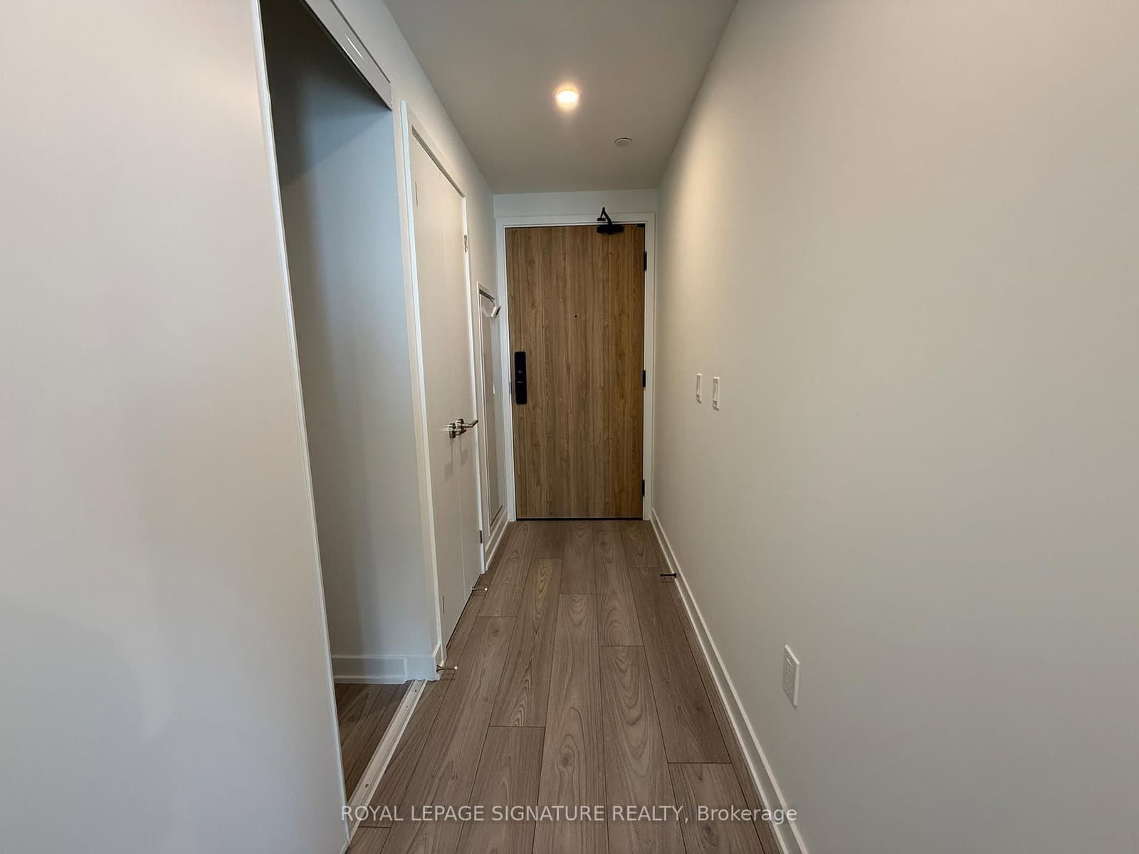 1 Fairview Road E, Unit 1713