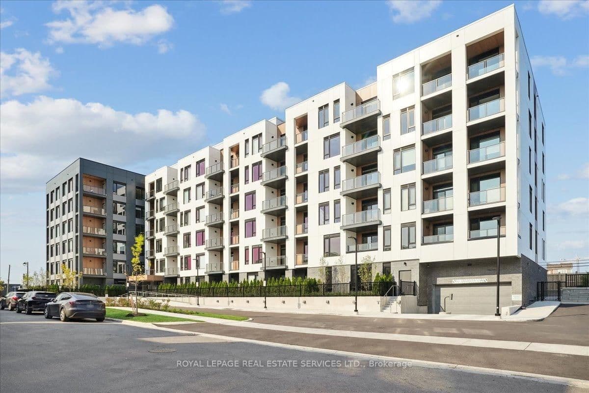 #202 - 1440 Clarriage Court