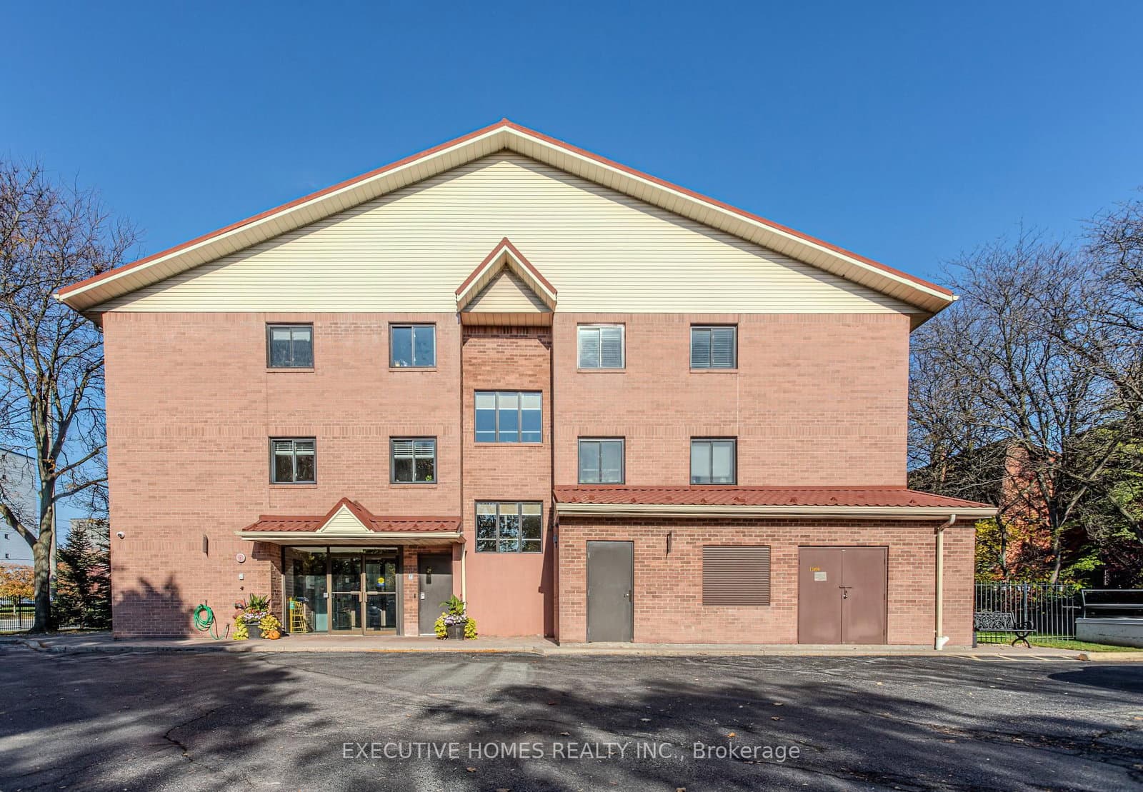 #102 - 1275 Cornerbrook Place