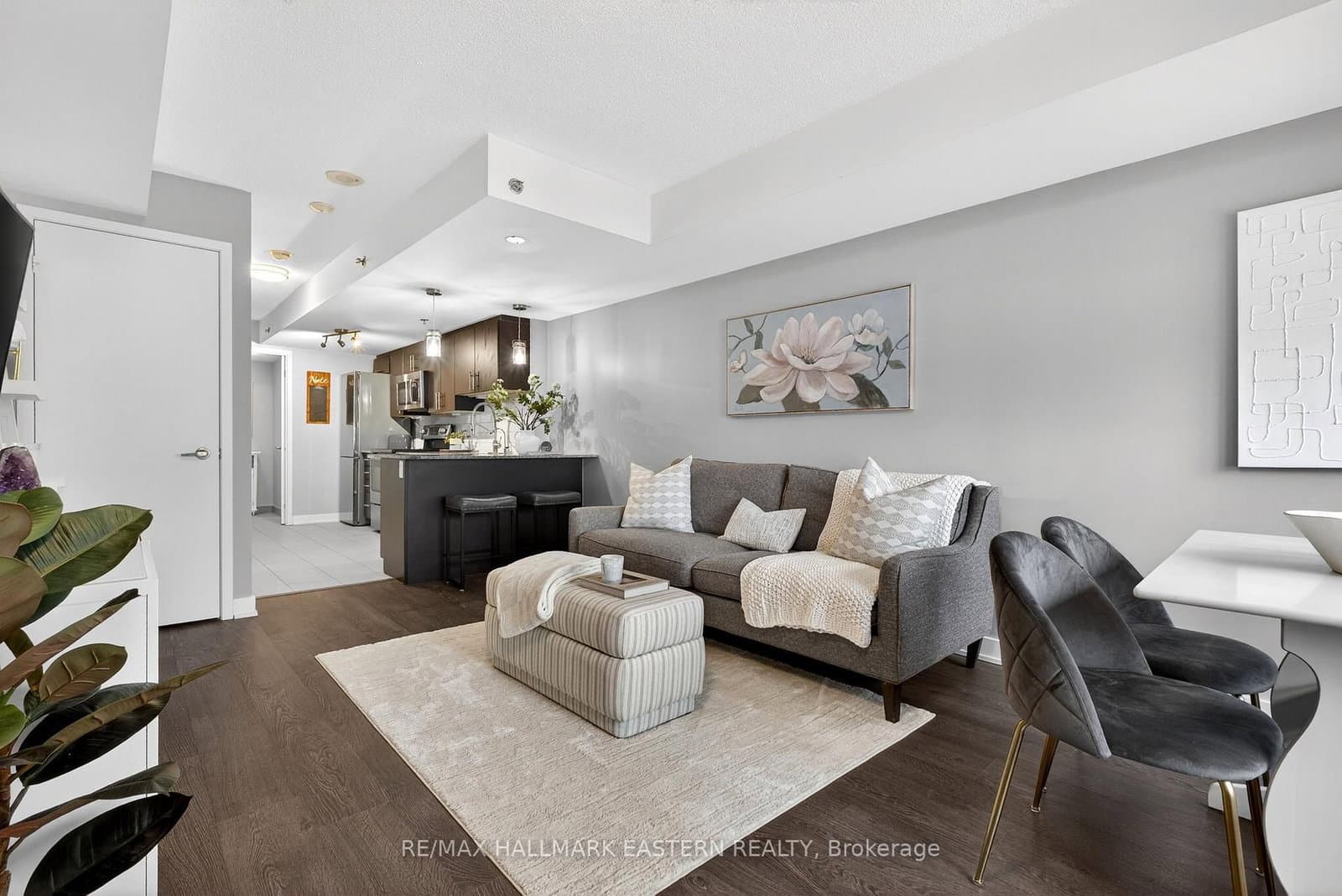 #Th3 - 11 Superior Avenue