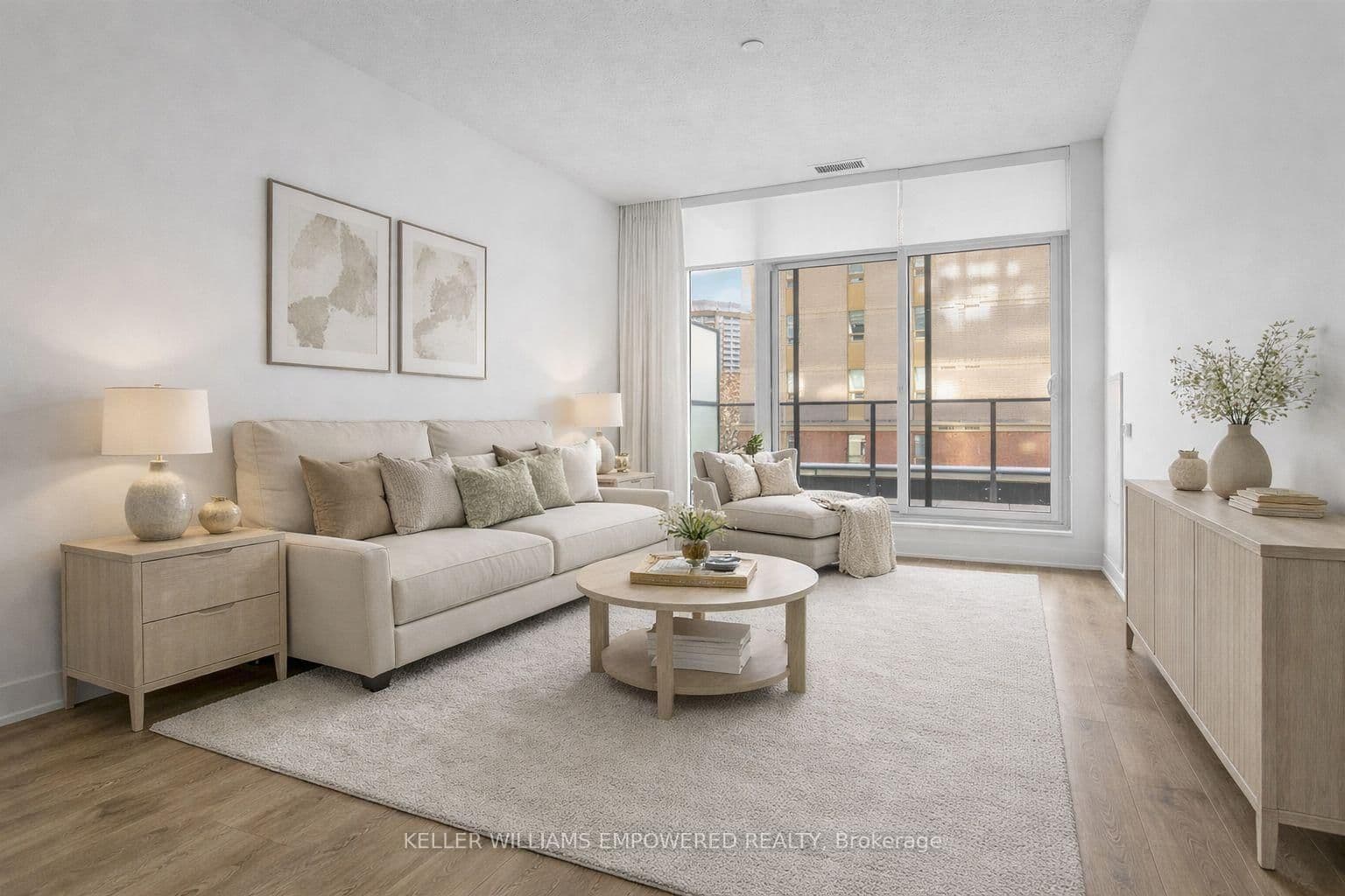 #303 - 202 Burnhamthorpe Road E