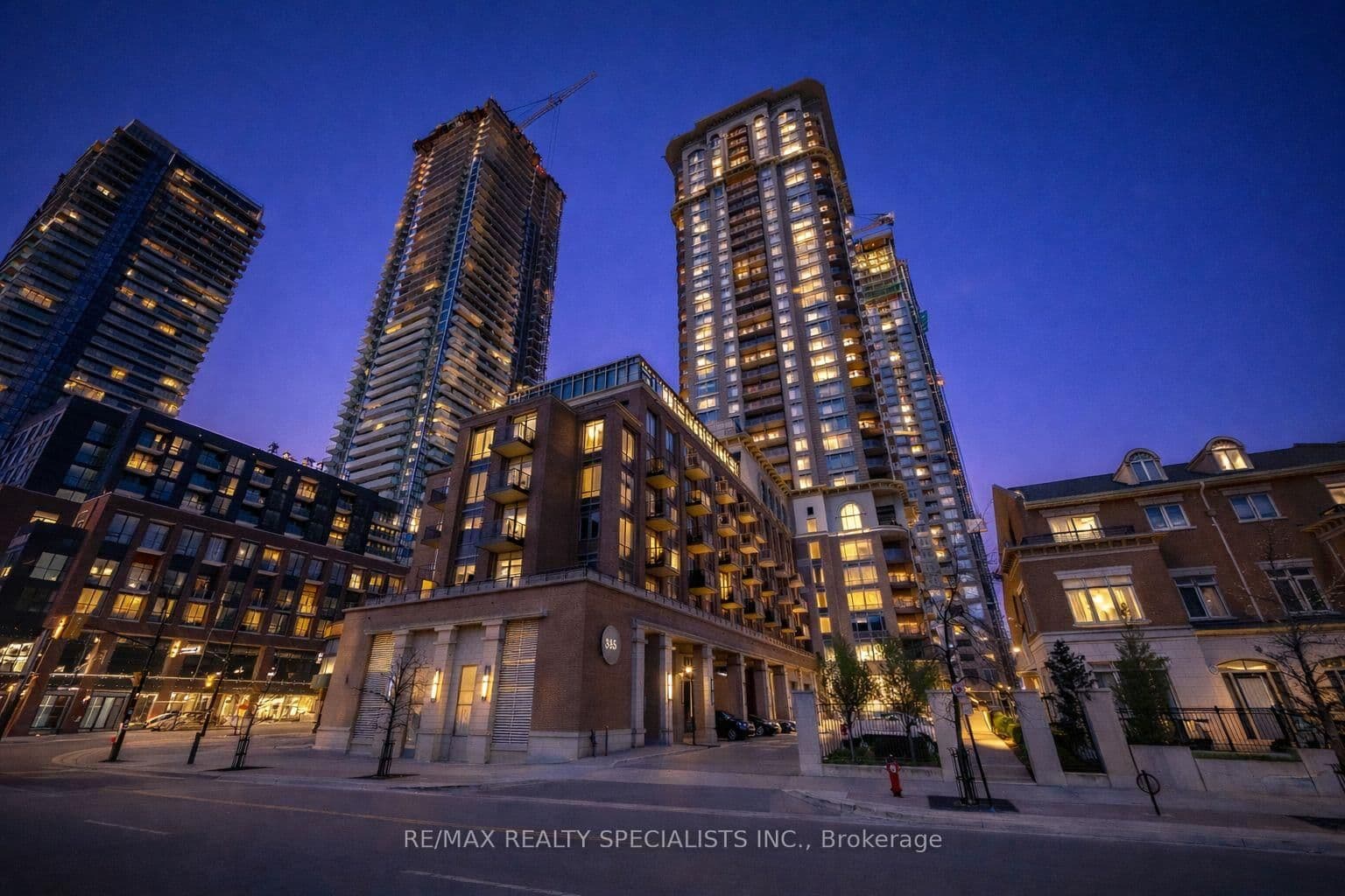 #520 - 385 Prince Of Wales Drive