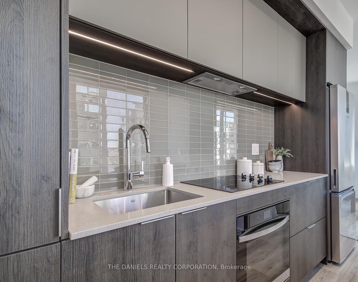 #3206 - 395 Square One Drive