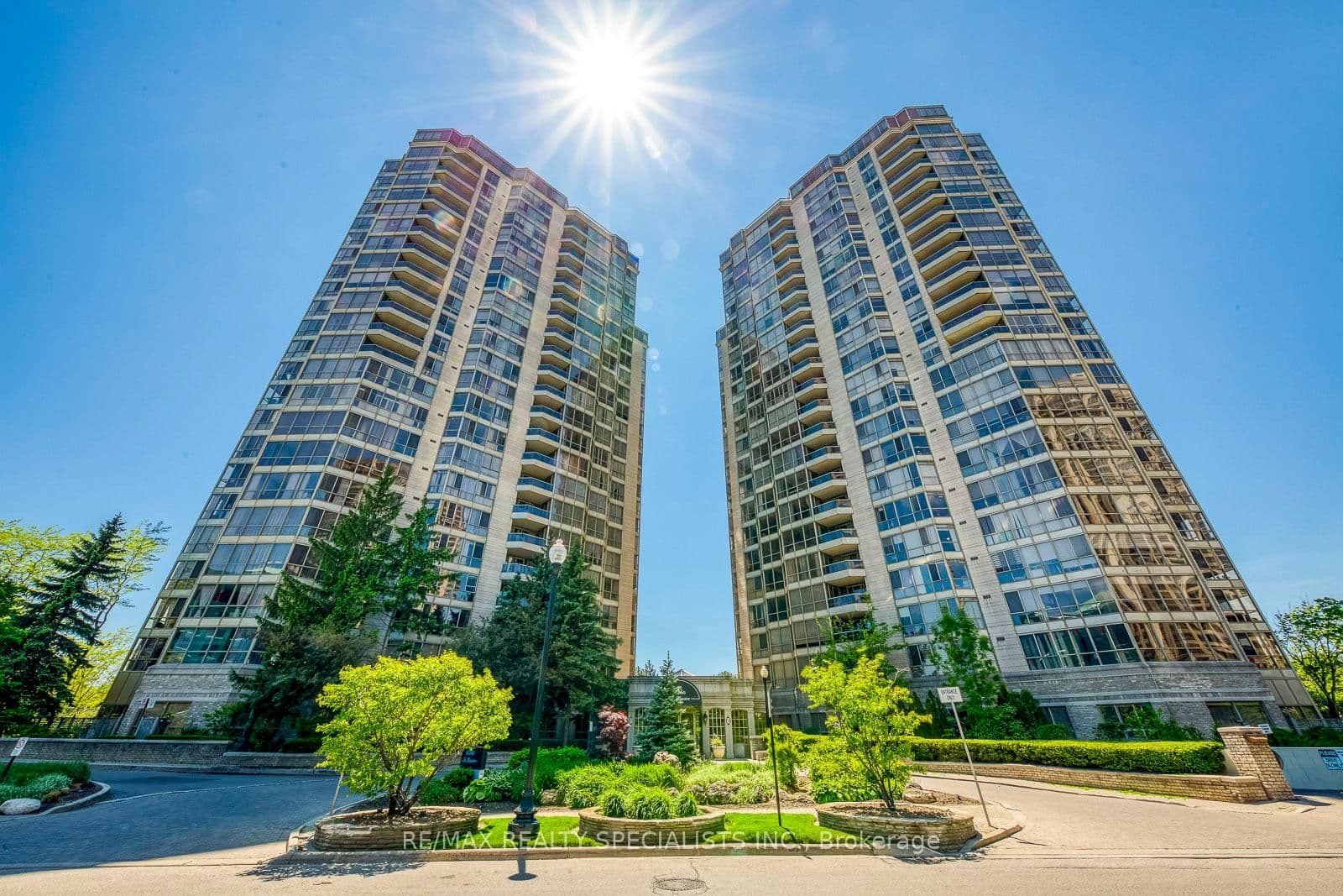 #1002 - 55 Kingsbridge Garden Circle