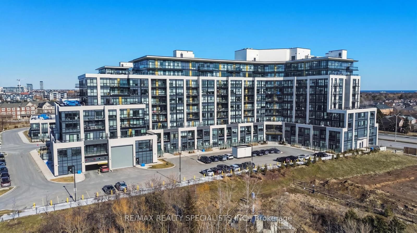 #314 - 405 Dundas Street W