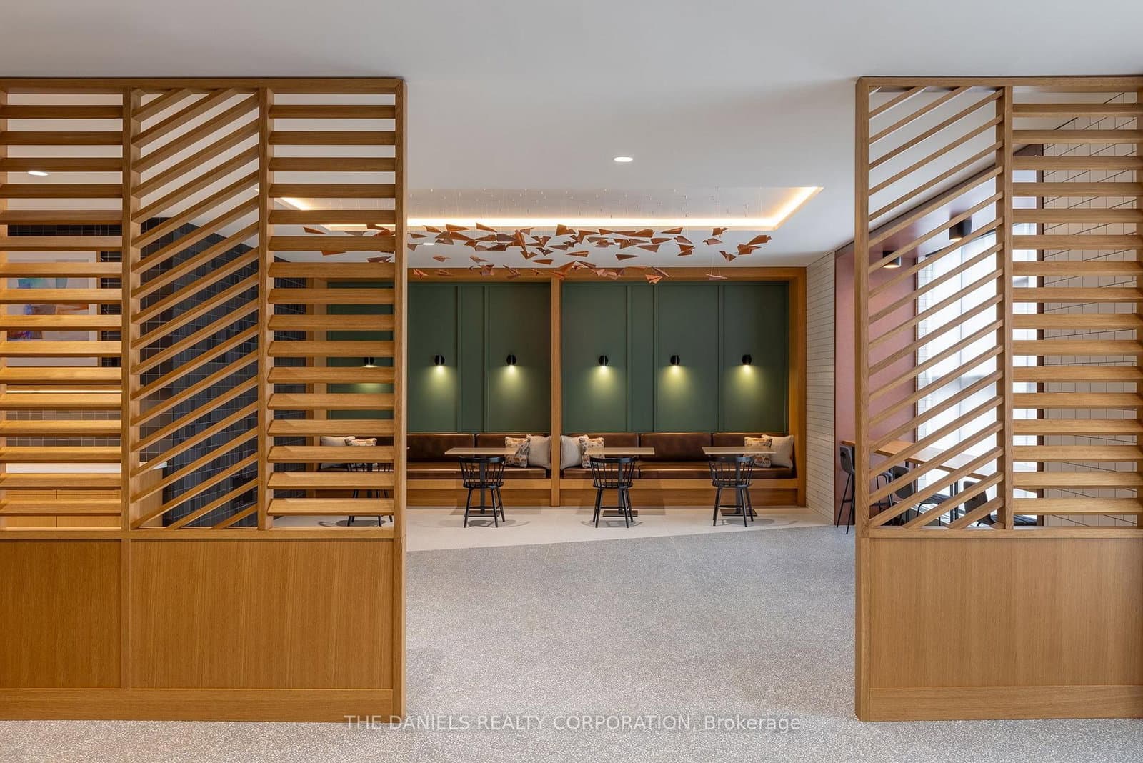 #1004 - 2495 Eglinton Avenue W