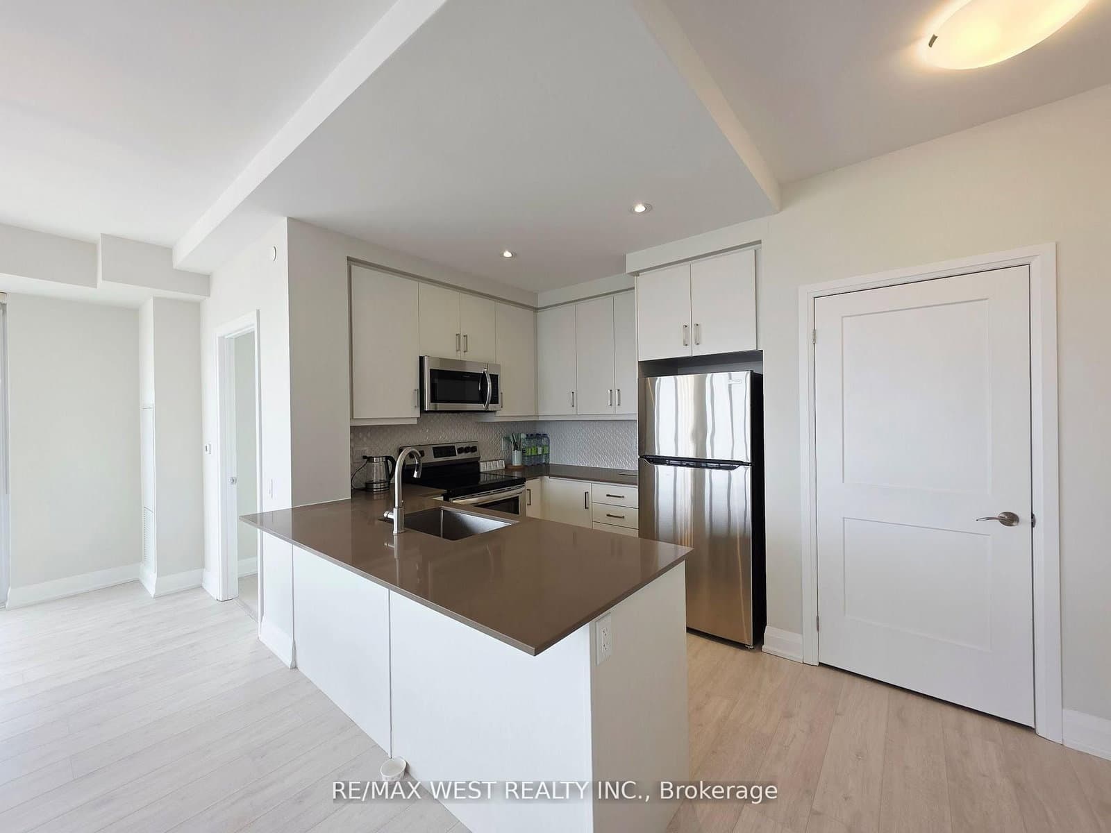 #2003 - 15 Lynch Street