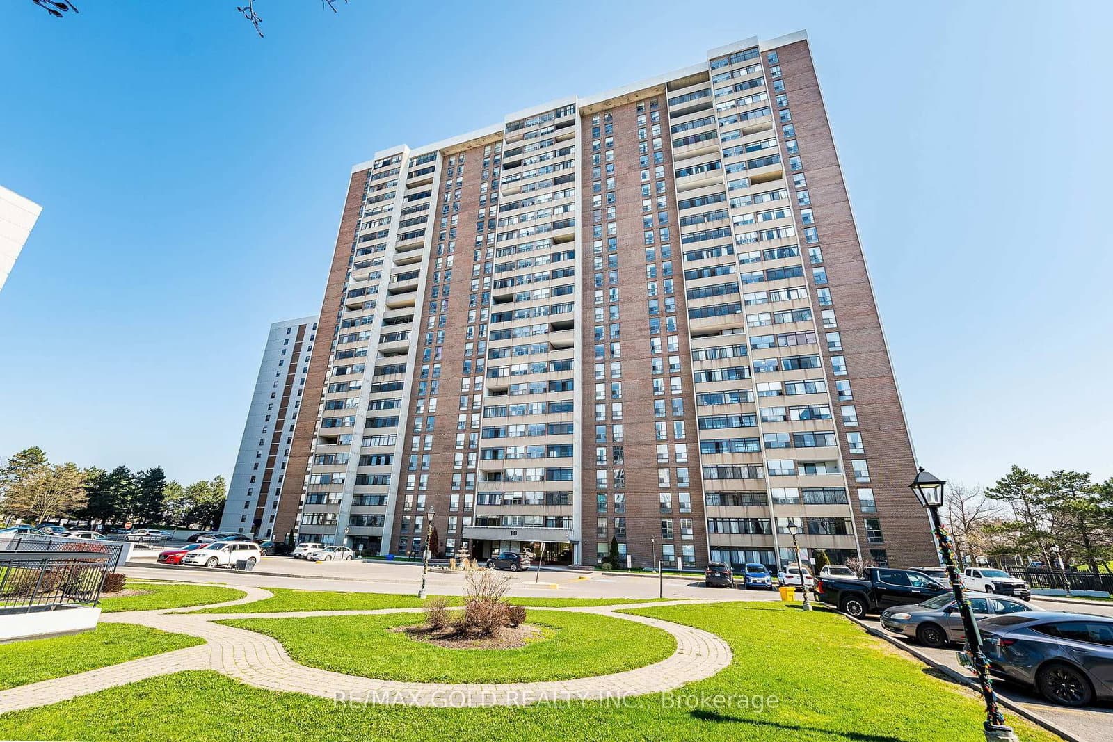 #404 - 18 Knightsbridge Road