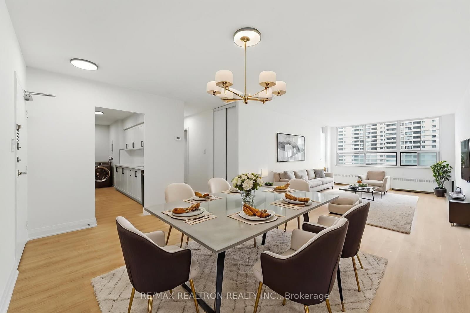 #1410 - 370 Dixon Road