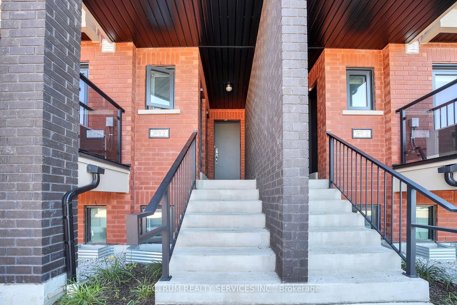 25 Romilly Avenue, Unit 15