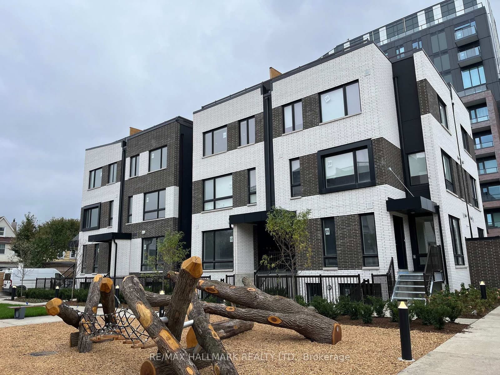 10 Ed Clark Gardens, Unit TH9