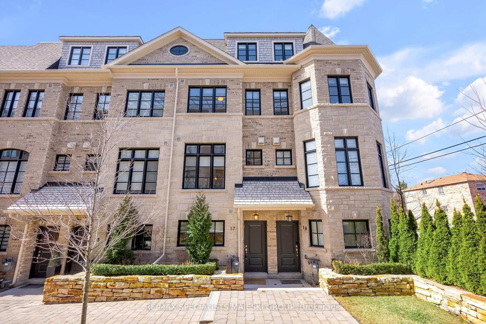 80 Daisy Avenue, Unit 17