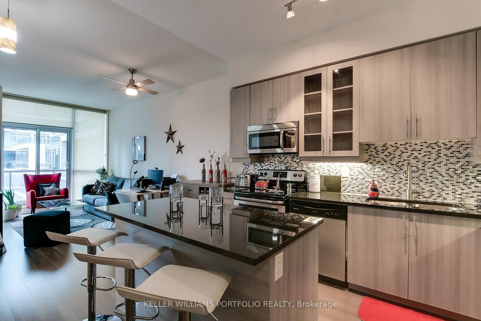 1185 The Queensway, Unit 526