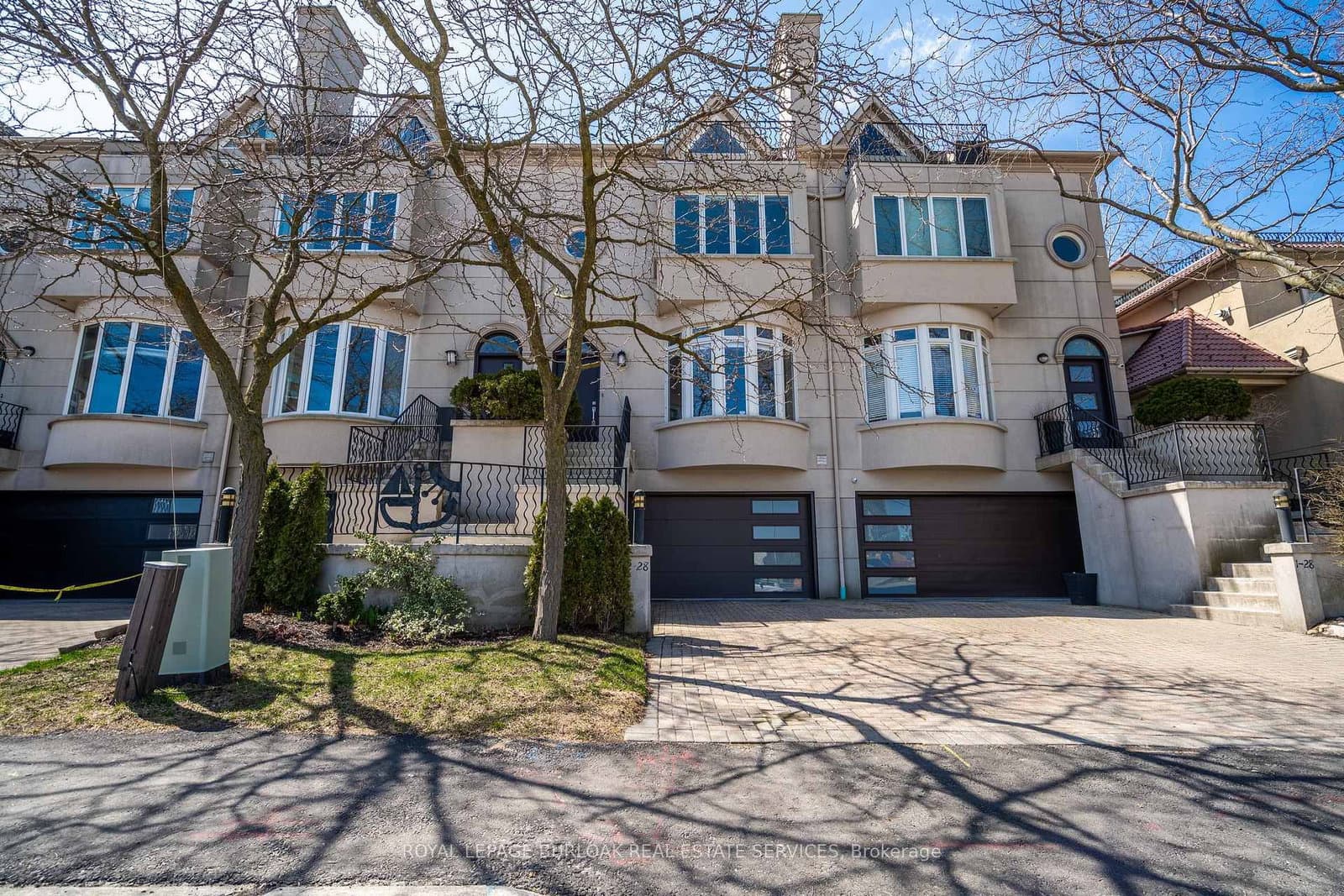 28 Front Street S, Unit 2