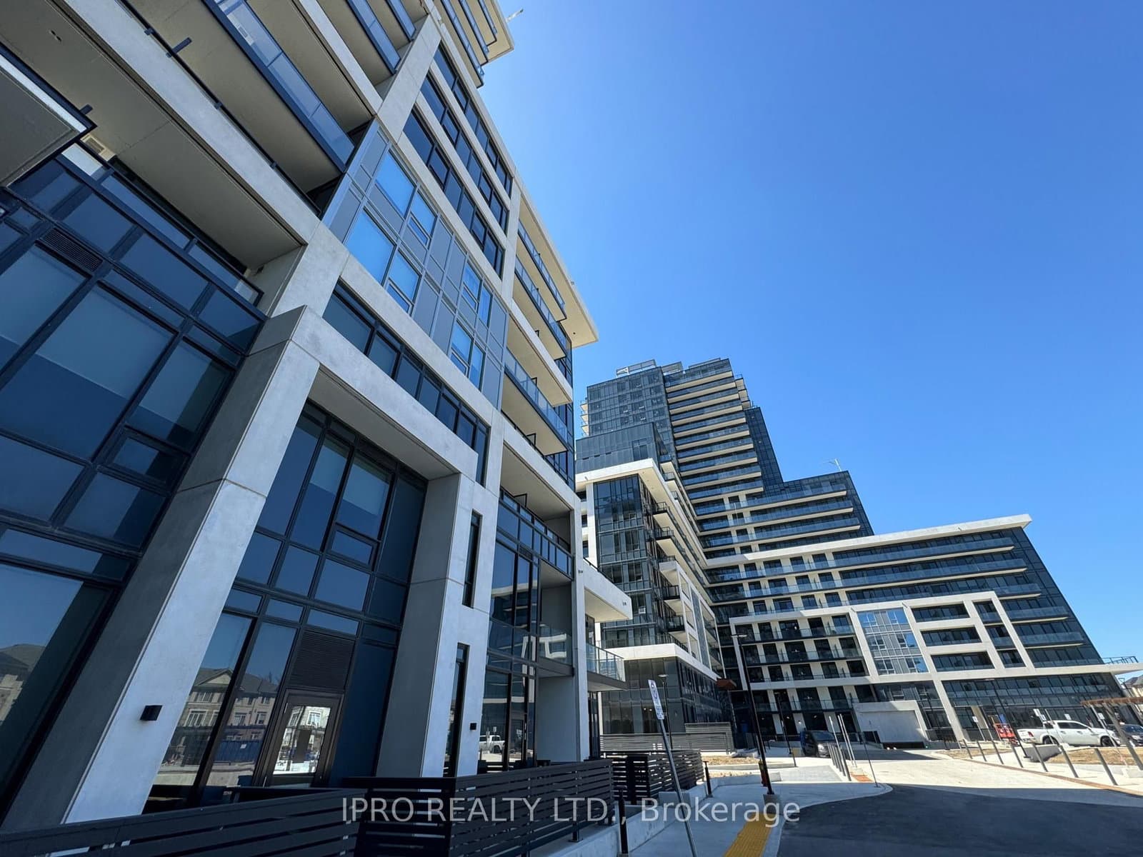 3200 William Coltson Avenue, Unit 819