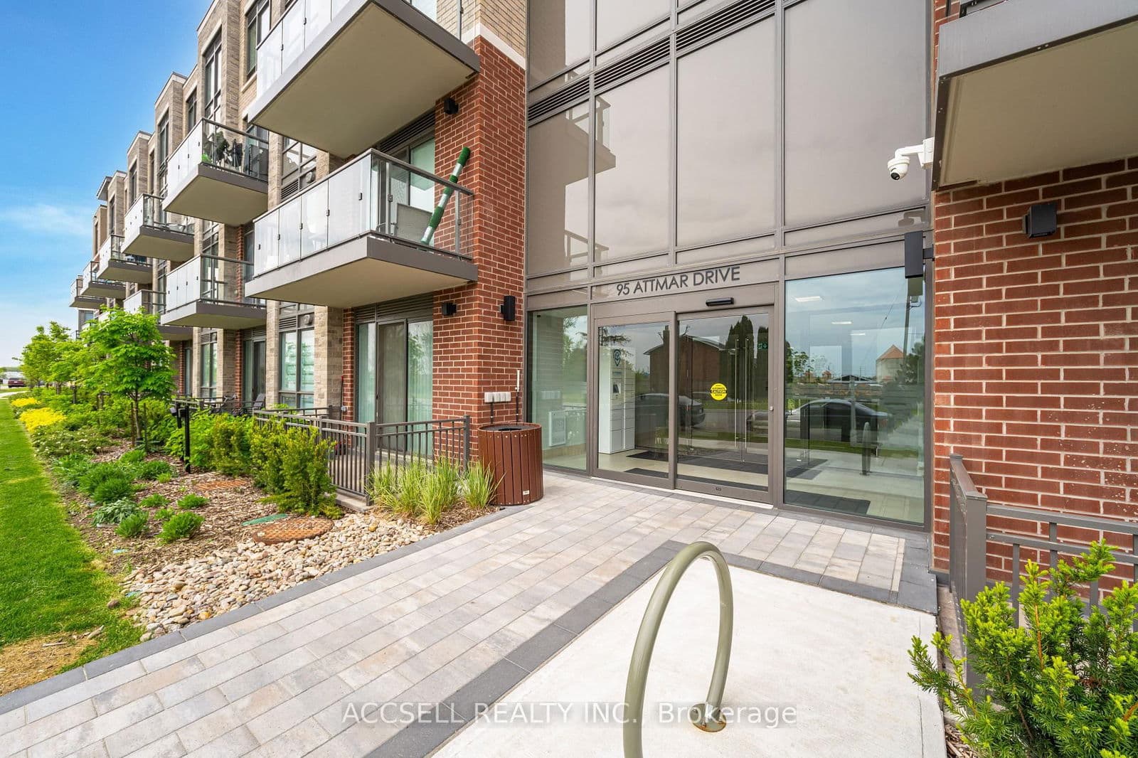 95 Attmar Drive, Unit 206