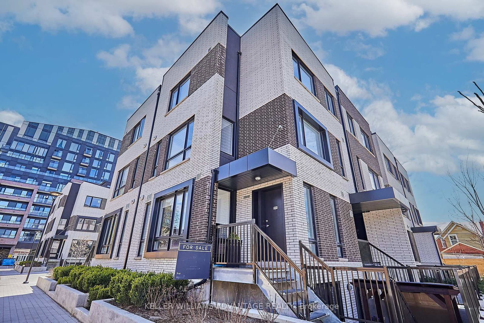 20 Ed Clark Gardens, Unit 16