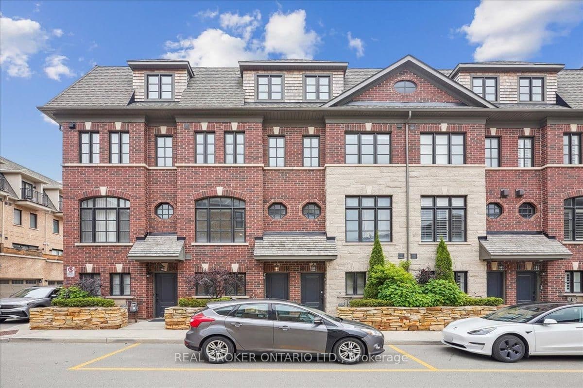 295 Royalton Common Drive, Unit 61
