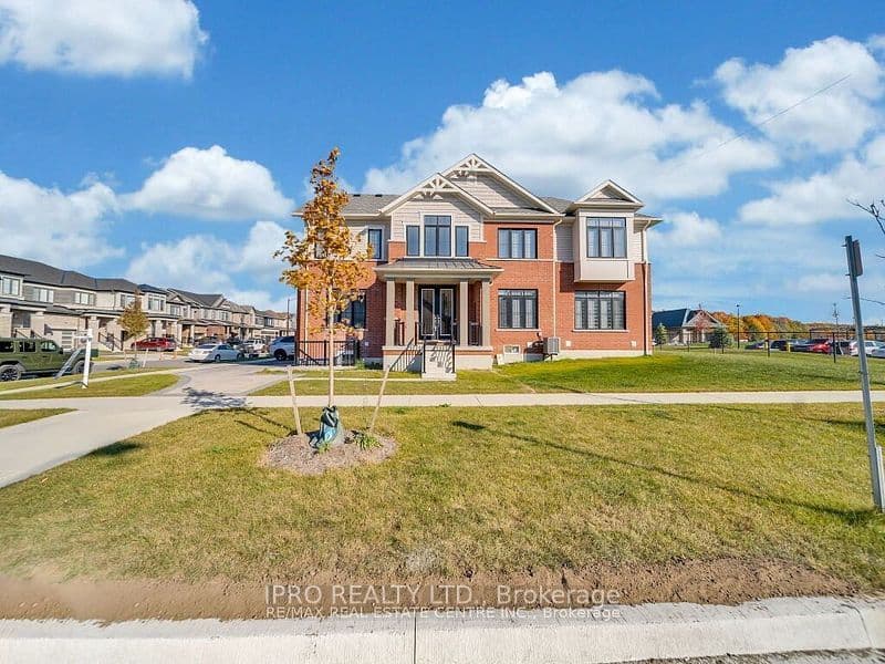 3 Crossmore Crescent