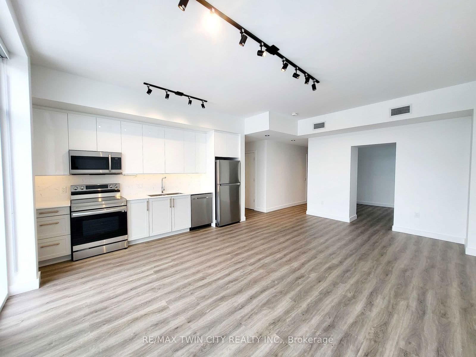 75 Huron Street, Unit 302