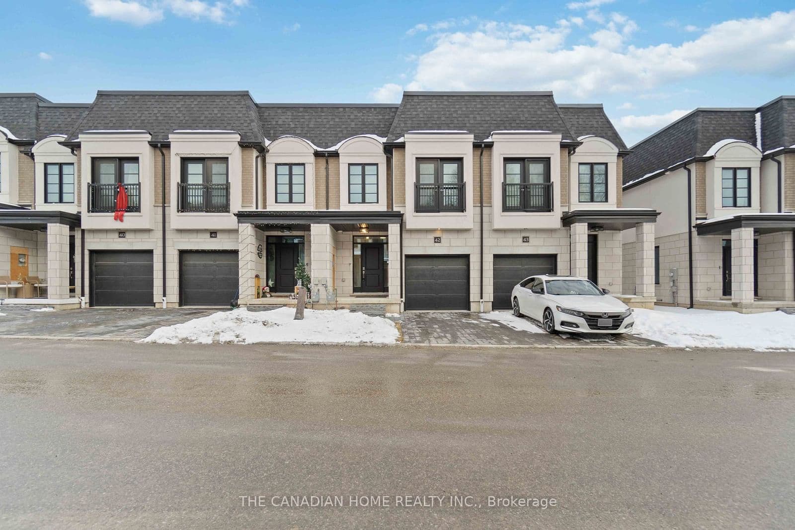 143 Elgin Street, Unit 42