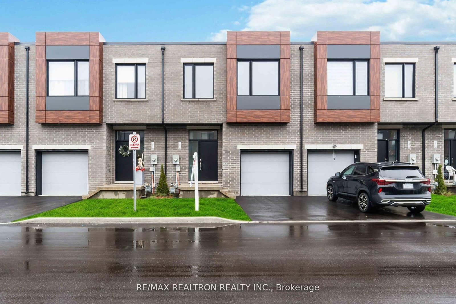 416 Dundas Street S, Unit #3