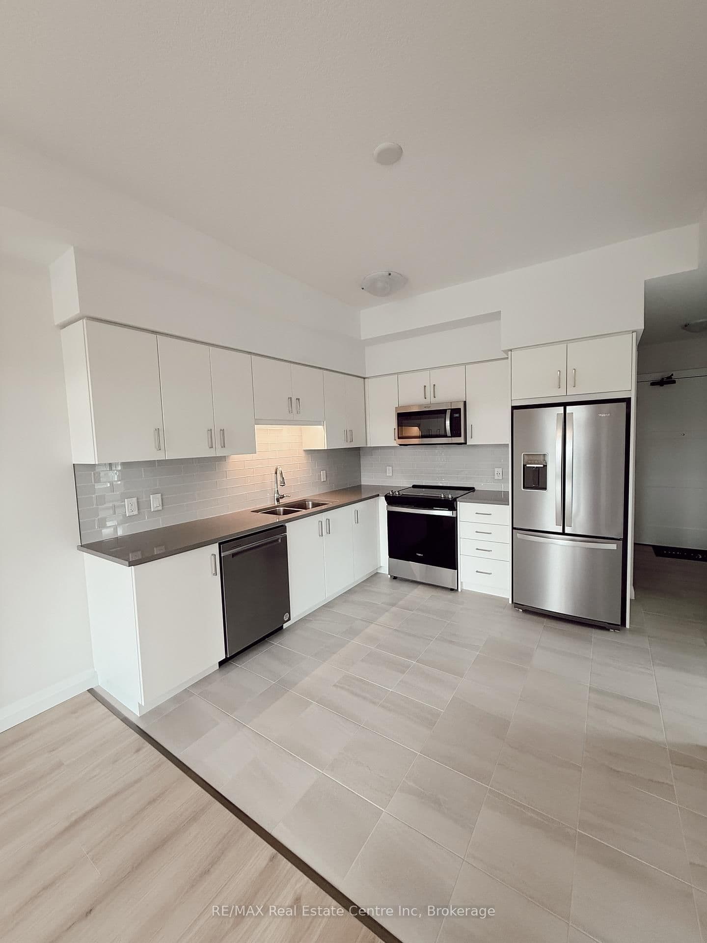 93 Arthur Street S, Unit 201