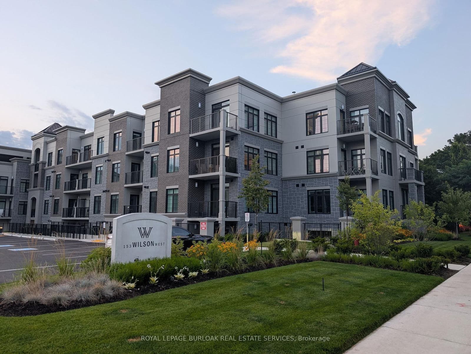 153 Wilson Street W, Unit 114