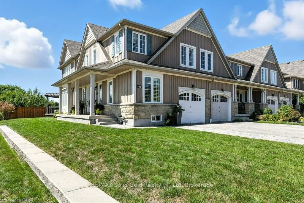 102 Trowbridge Street