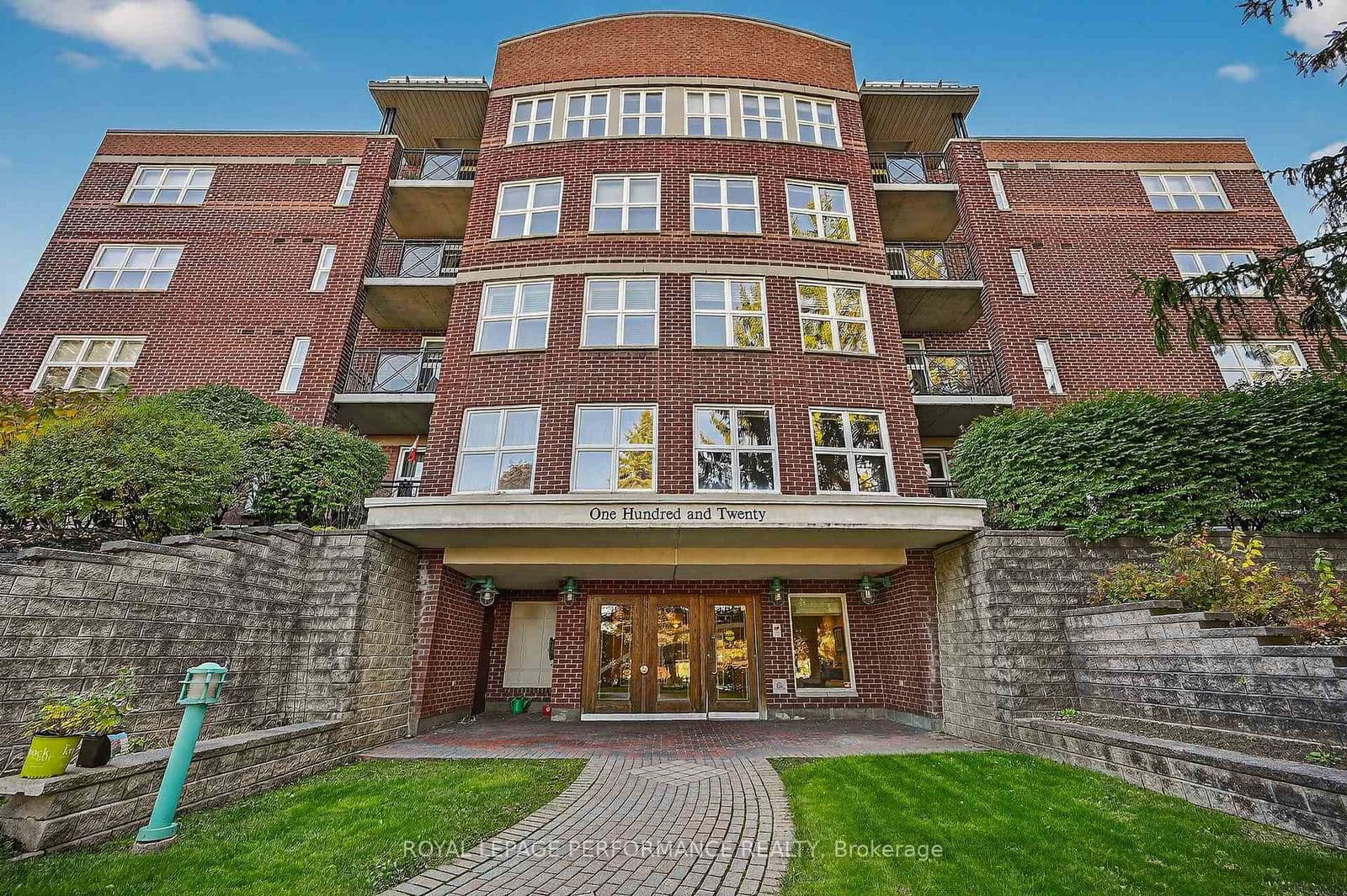 120 Darlington Private, Unit 203