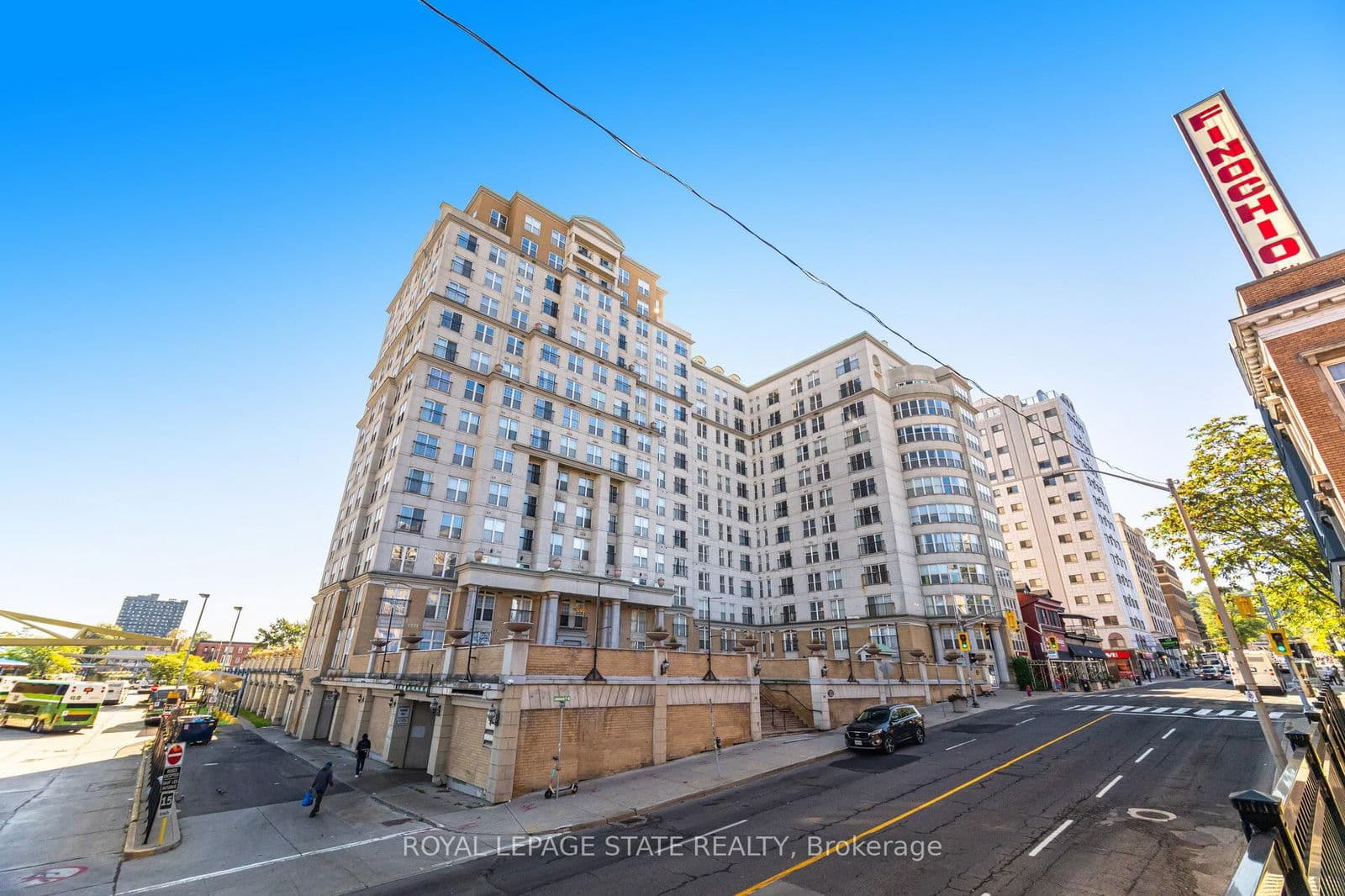 #1605 - 135 James Street S