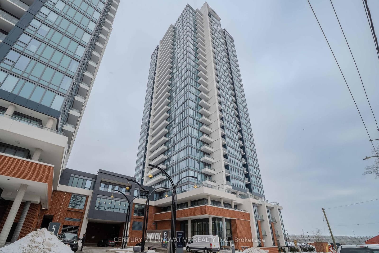 #1005 - 15 Wellington Street S