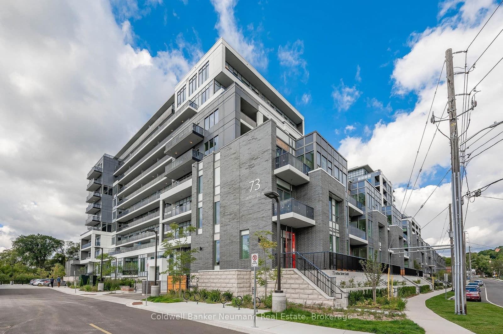 #410 - 73 Arthur Street S