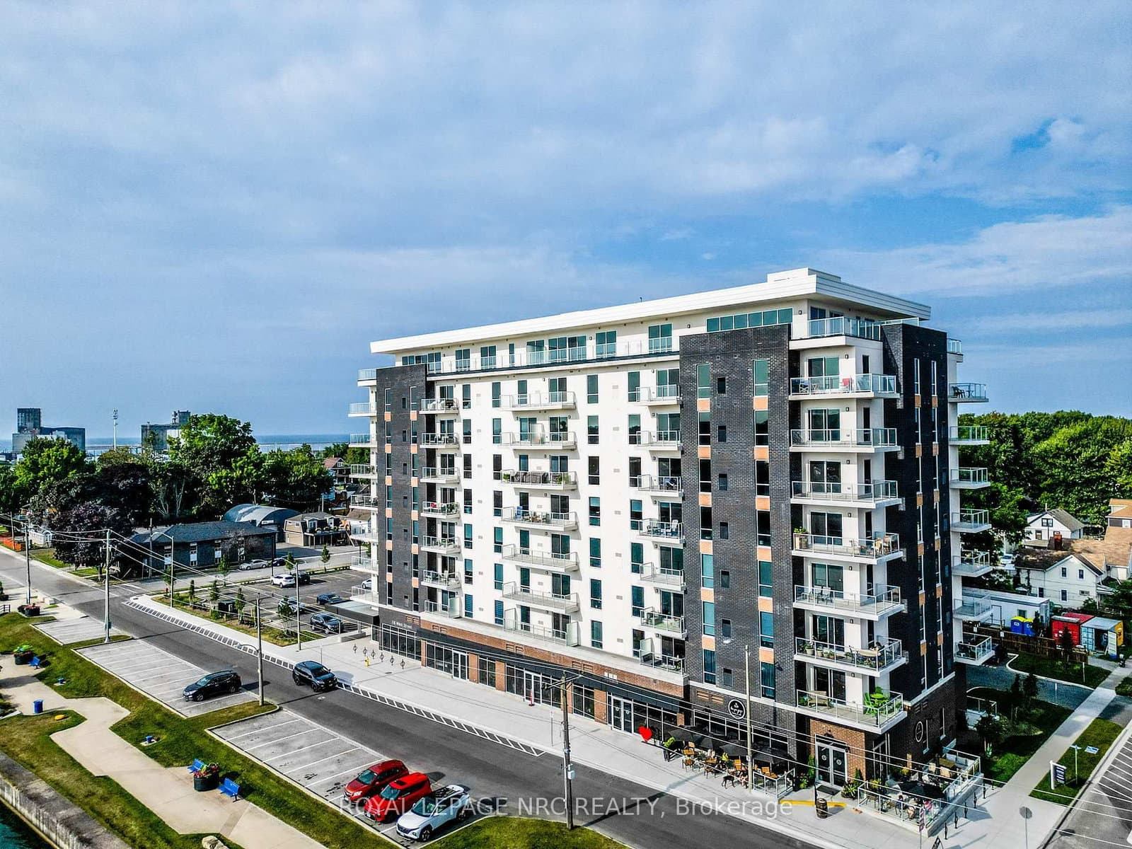 #204 - 118 West Street