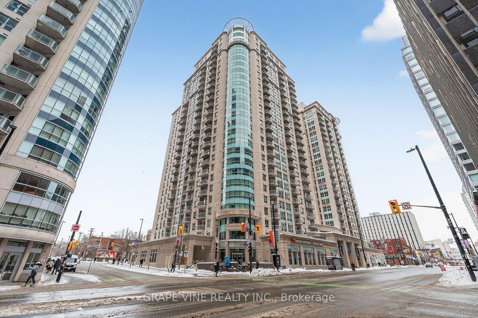 #304 - 234 Rideau Street