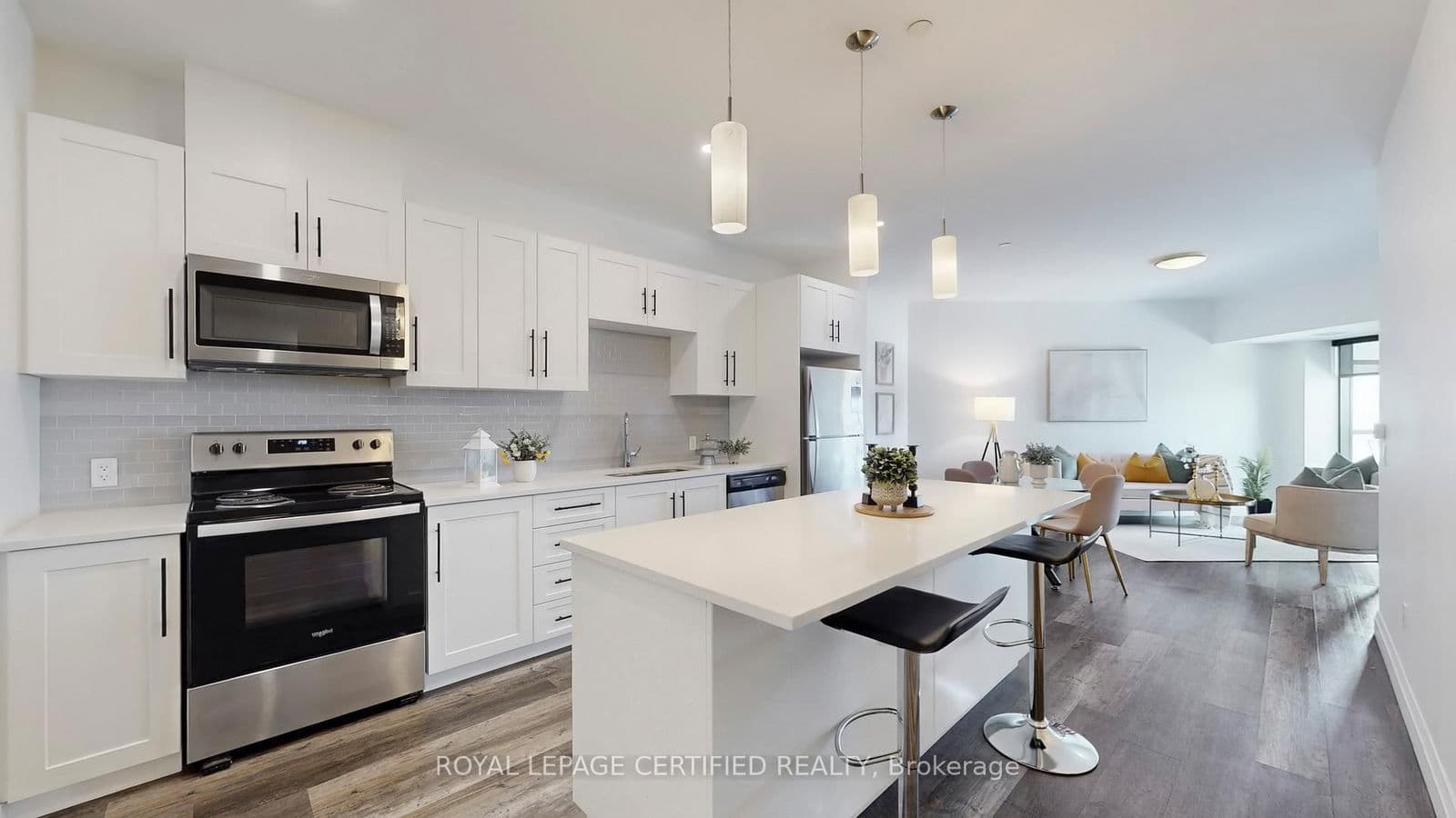 #411 - 332 Gosling Gardens