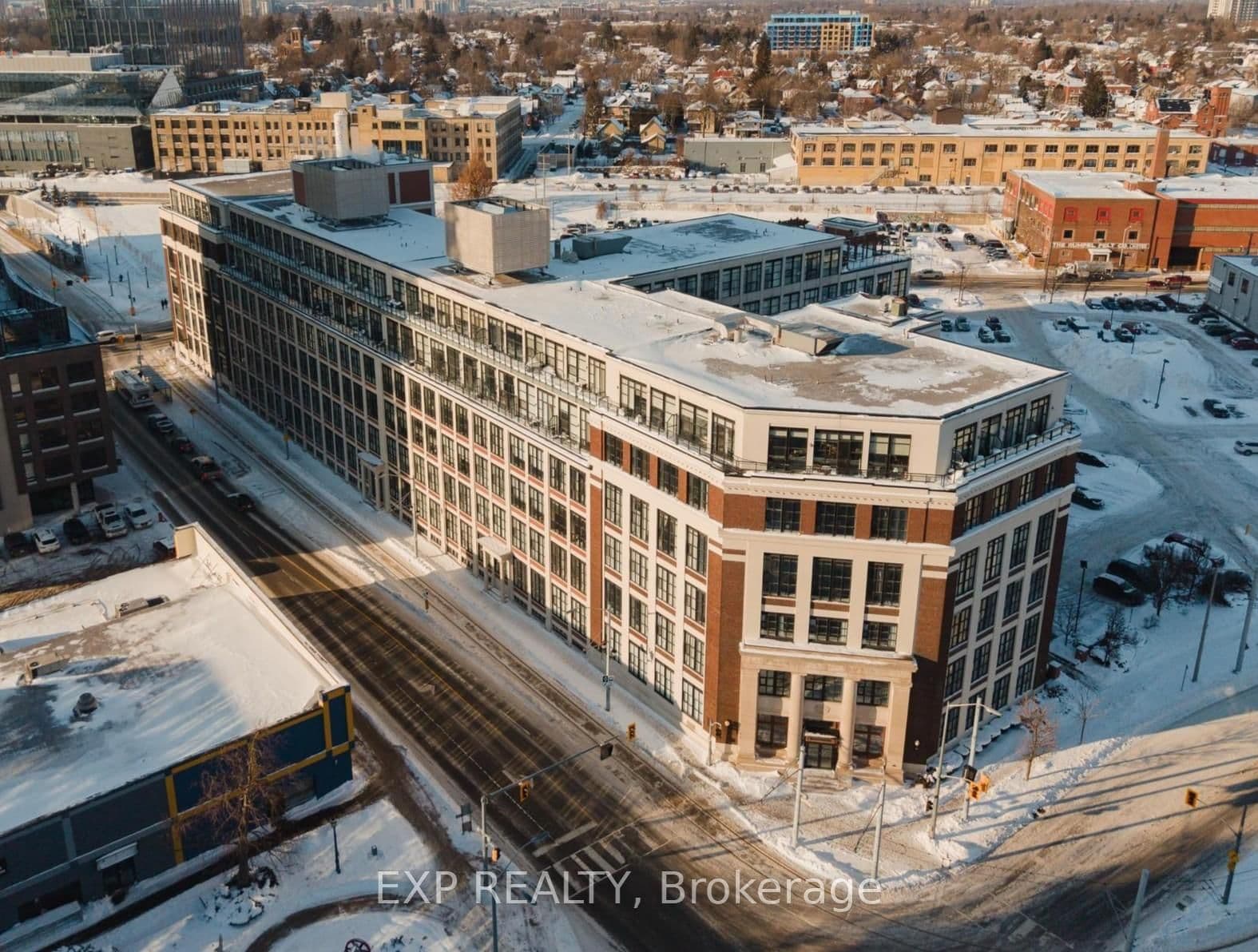 #124 - 410 King Street W