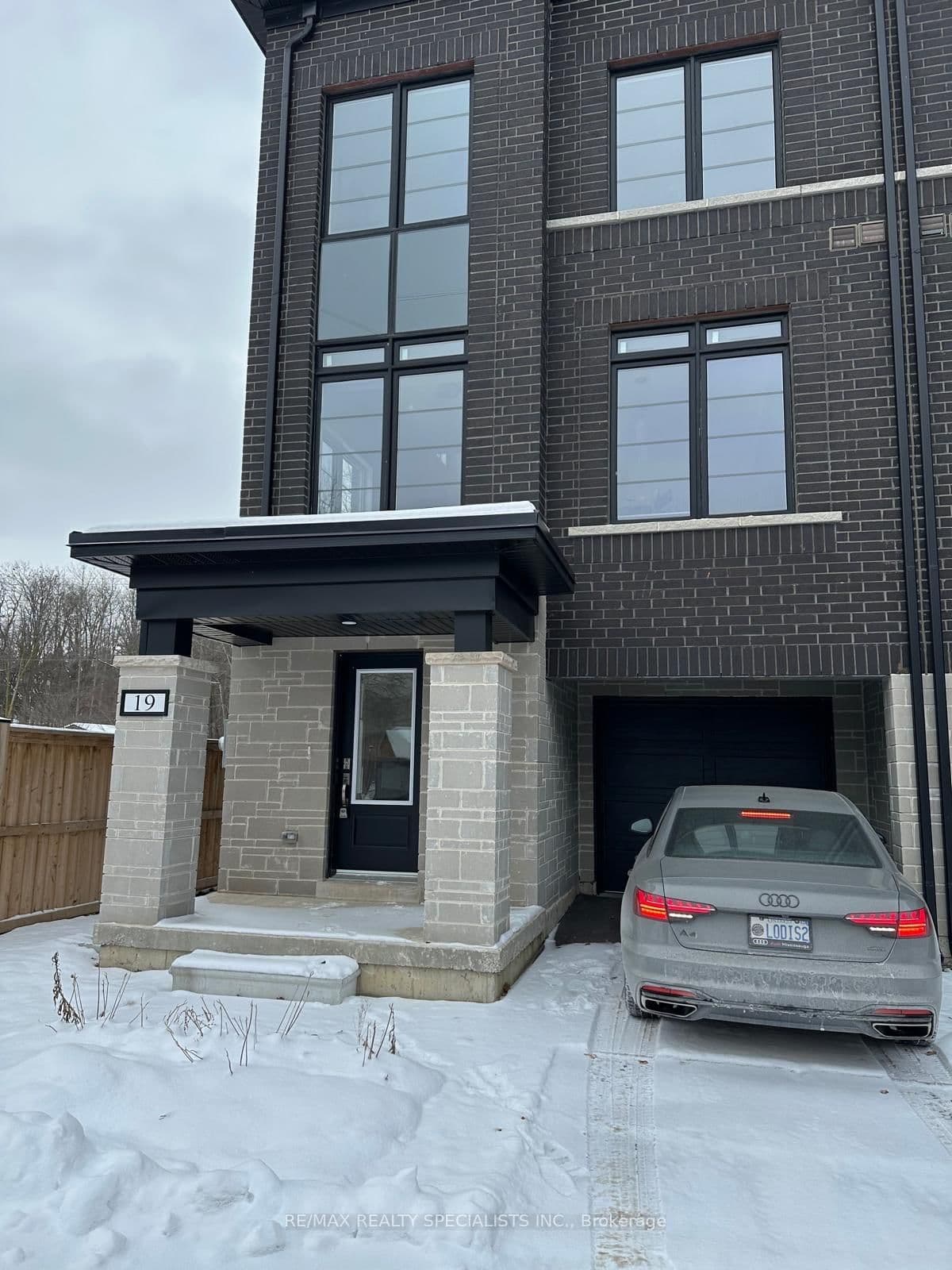 258 Hespeler Road, Unit 19